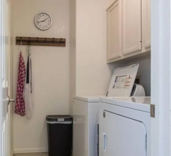 Holiday home Charming 2br In Prime Location *