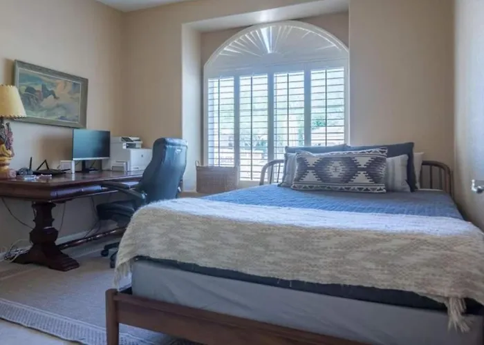 Charming 2br In Prime Location Scottsdale