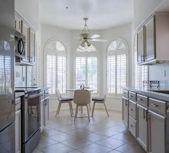 Charming 2br In Prime Location Holiday home