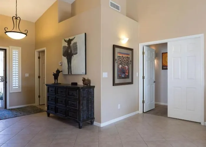 Charming 2br In Prime Location *